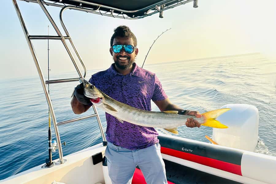 Dubai: 4-Hour Deep Sea Fishing, Trolling, Casting - The 31-foot boat and what comes with it