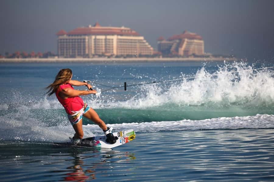 Dubai: 45Min Wakeboarding Experience - Learning to ride when the sea is moving