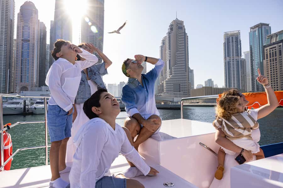 Dubai: Abra Boat Tour in Dubai Marina, Ain Dubai, JBR - Meeting at Dubai Marina Harbour