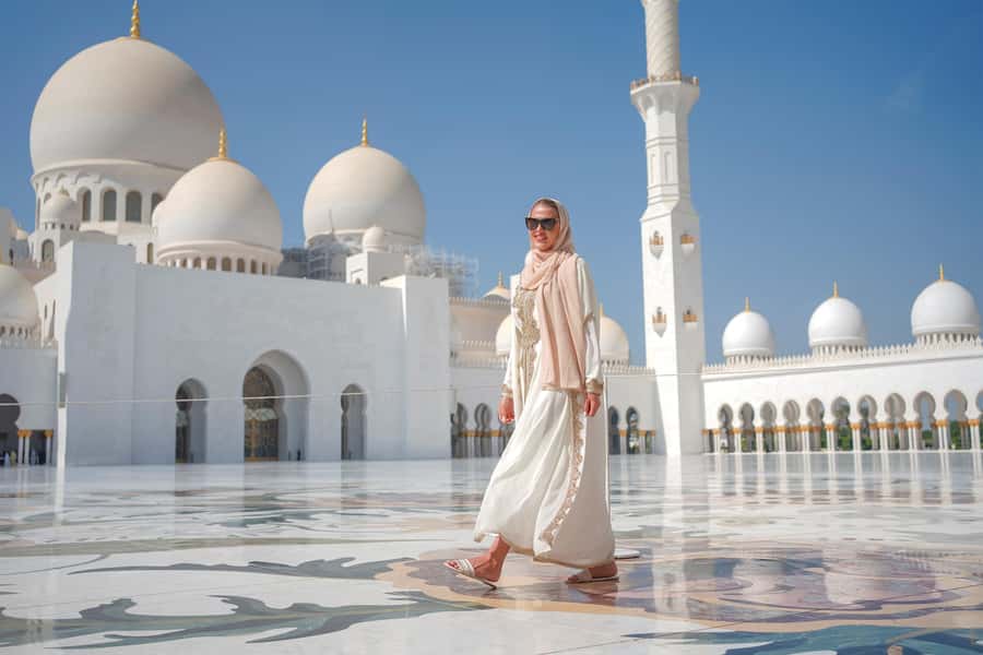 Dubai: Abu Dhabi Grand Mosque, Palace, and Heritage Village - Dress rules are not optional