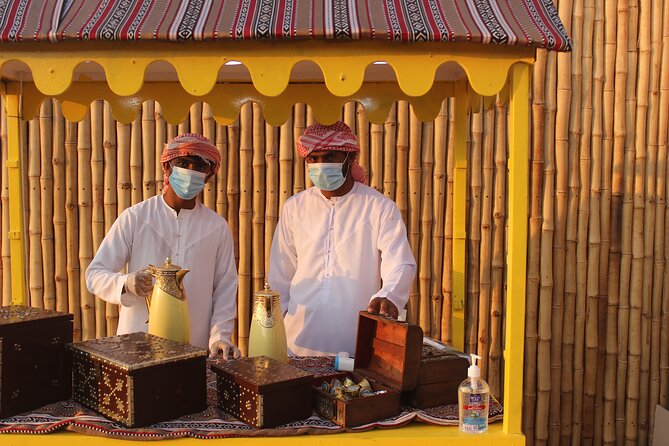 Dubai Afternoon Desert Safari and BBQ Dinner - Henna, shisha, and a look at camp customs