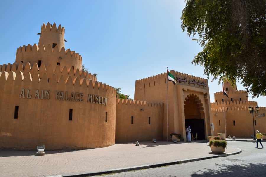 Dubai: Al Ain Oasis, Camel Market, Old Museum & Jebel Hafeet - The camel market, when the gates are open