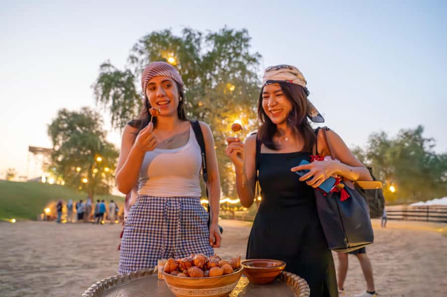 Dubai: Al Marmoom Oasis Camp Experience with Bedouin Dinner - Who should choose this evening?