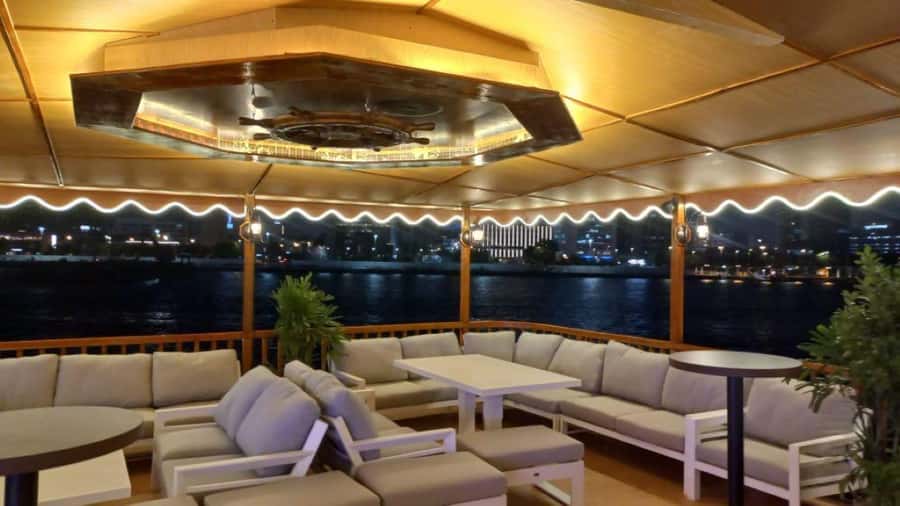 Dubai: Al Seef Largest Dhow Dinner Cruise with Live Show - The buffet: barbecue, vegetarian dishes, and sweets