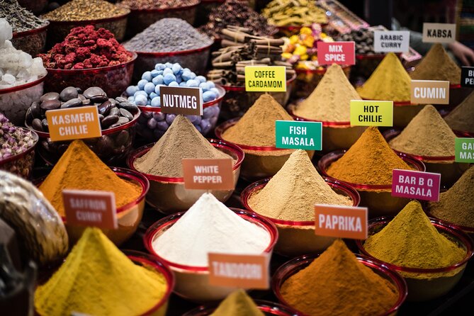 Dubai Aladdin Tour: Souks, Creek, Old Dubai and Tastings - Guides, pace, and group size