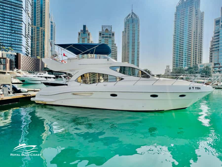 Dubai: Atlantis and Burj Al Arab Cruise on Luxury Yacht - Atlantis, The Palm and Burj Al Arab