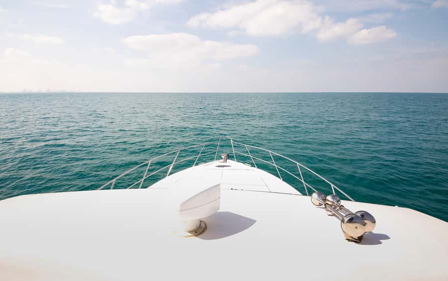 Dubai: Atlantis and Burj Al Arab Cruise on Luxury Yacht - Food, drinks, and birthday celebrations