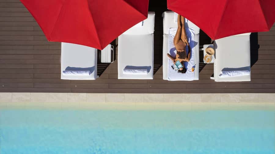 Dubai: Beach Day on the Palm with Skyline Views - Comfort, service, and small practical flaws