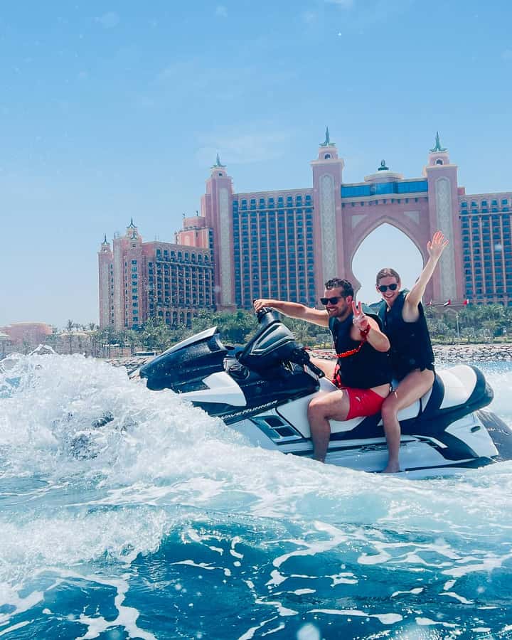 Dubai: Burj Al Arab Jetski Tour - Photo stops, lockers, and practical comfort