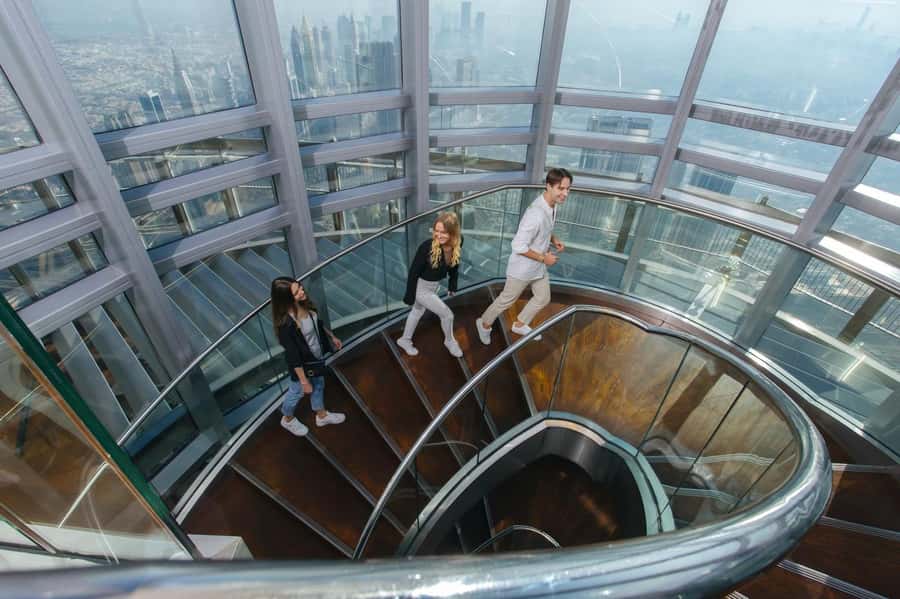 Dubai: Burj Khalifa Levels 124 & 125 Entry Ticket + Options - Choosing between sunrise, daytime, sunset, and evening