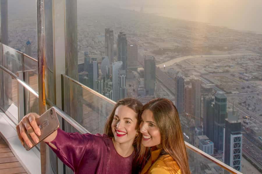 Dubai: Burj Khalifa VIP Experience Level 152 Lounge Access - Getting to the VIP check-in at Dubai Mall