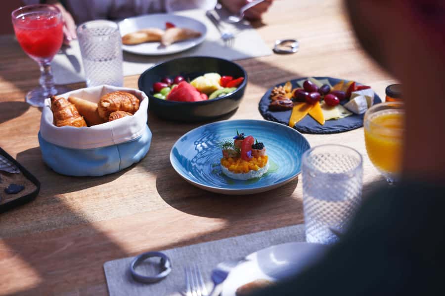 Dubai: Conservation Drive & Platinum Breakfast - Who Will Enjoy This Morning Most?