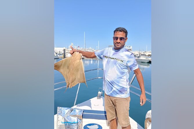 Dubai Deep Sea Fishing 4 hours + BBQ of Catch - What the crew adds for beginners and children
