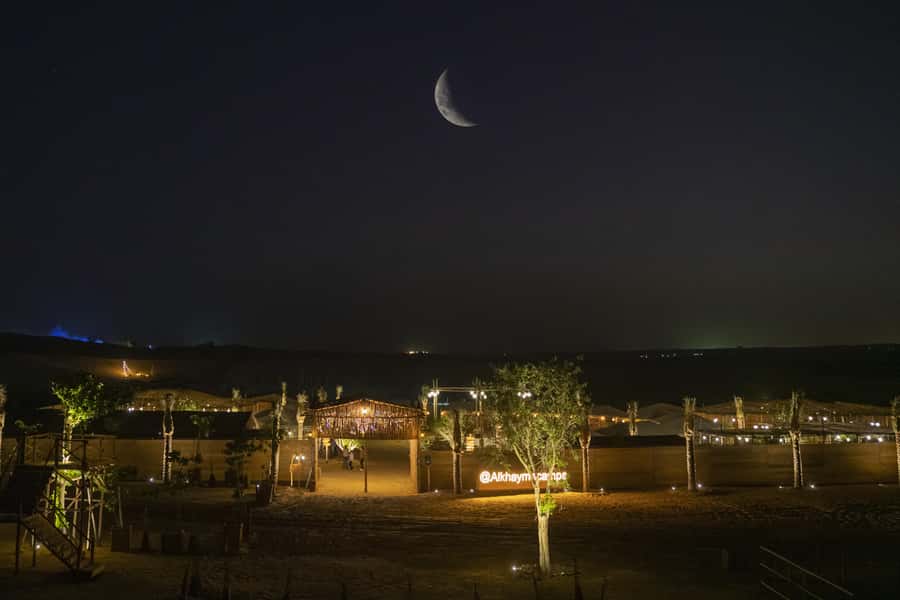 Dubai: Desert Safari with Camp, Dinner, & Optional Overnight - Shows, henna, shisha, and the evening atmosphere