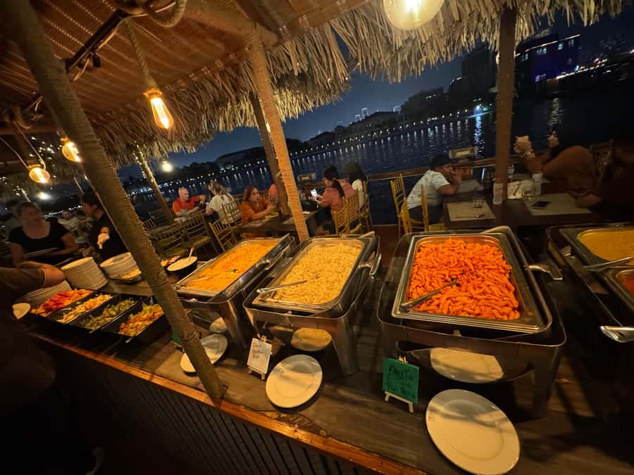 Dubai Dhow Cruise Creek,Marina Shows,Buffet & Drinks options - Buffet dinner and drinks: useful, but not gourmet