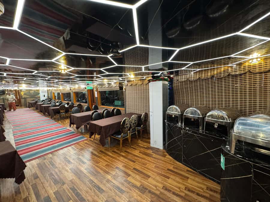 Dubai Dhow Cruise Creek,Marina Shows,Buffet & Drinks options - What I would choose