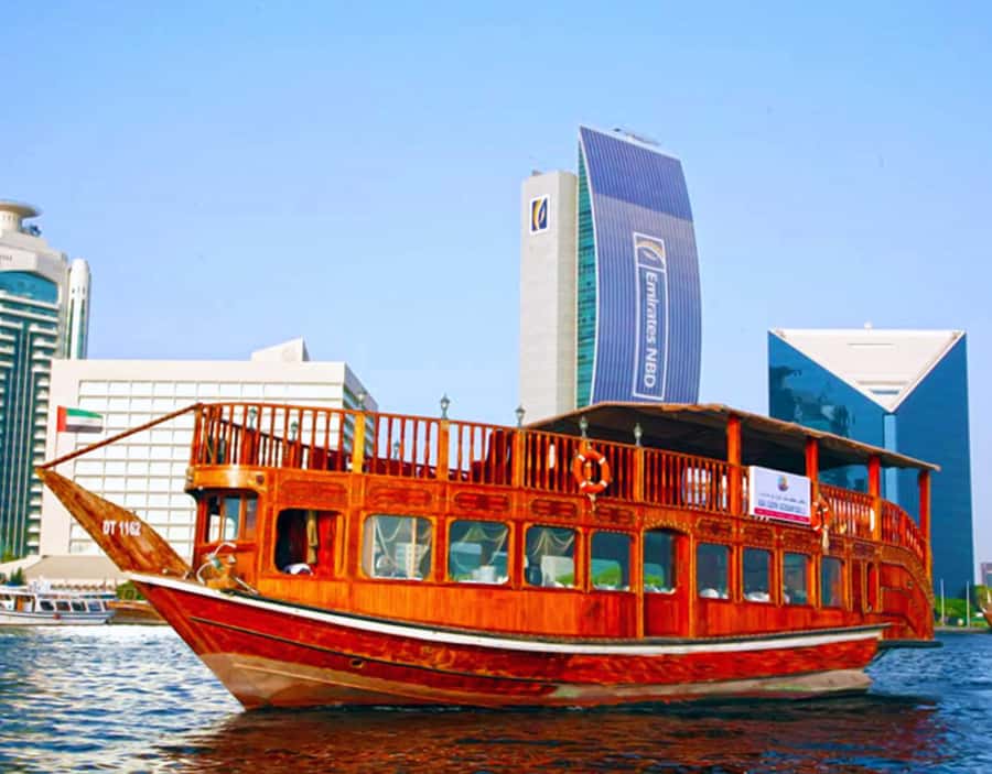 Dubai: Dhow Dinner Cruise on Creek or Marina with Live Shows - Key points to know before you book