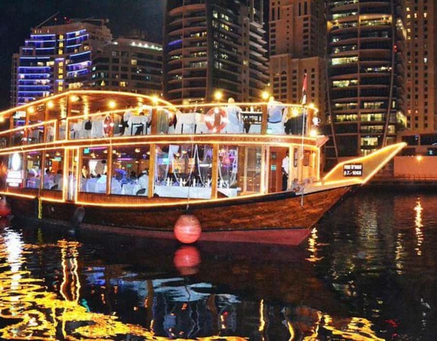 Dubai: Dhow Dinner Cruise on Creek or Marina with Live Shows - What the 1.5-hour evening looks like