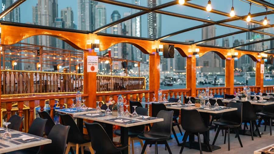 Dubai: Dinner Dhow Cruise with Live Entertainment Al Seef - Service and the people who make the evening work