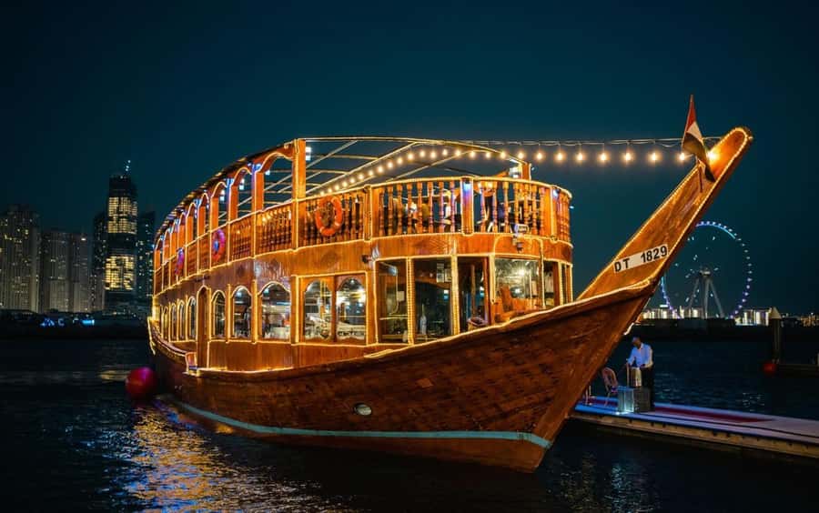 Dubai: Dinner Dhow Cruise with Live Entertainment Al Seef - Starting at Al Seef beside Dubai Creek