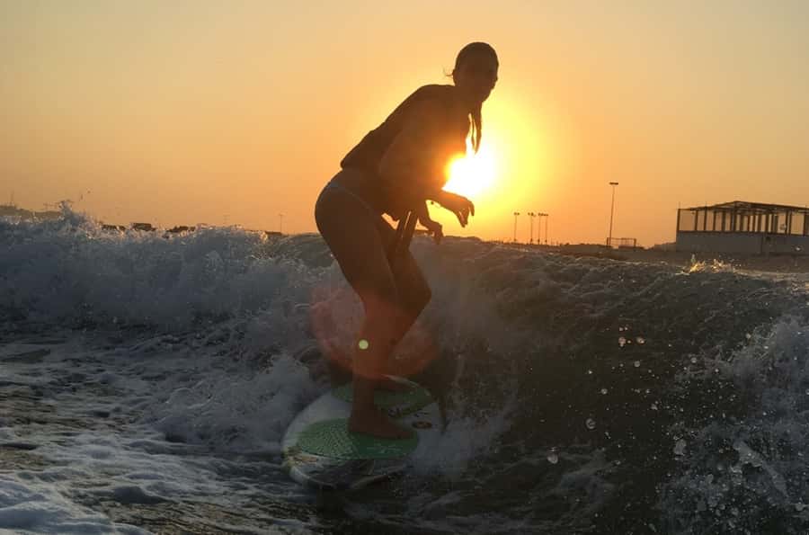 Dubai: Dubai Marina Wakesurfing or Wakeboarding Experience - Choosing between wakesurfing and wakeboarding