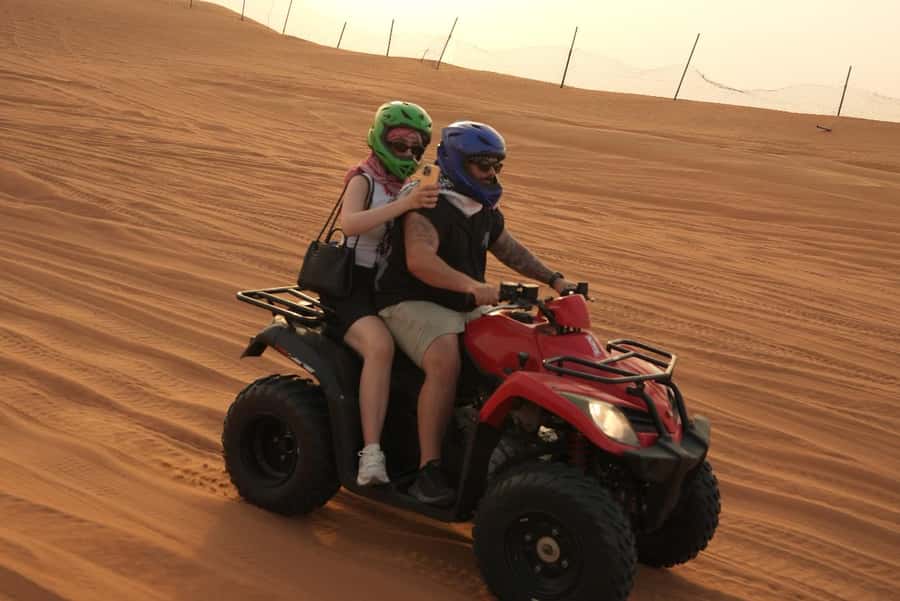 Dubai: Experience 60 Minutes Quad bike & BBQ Dinner - The Al Aweer camp and its evening program