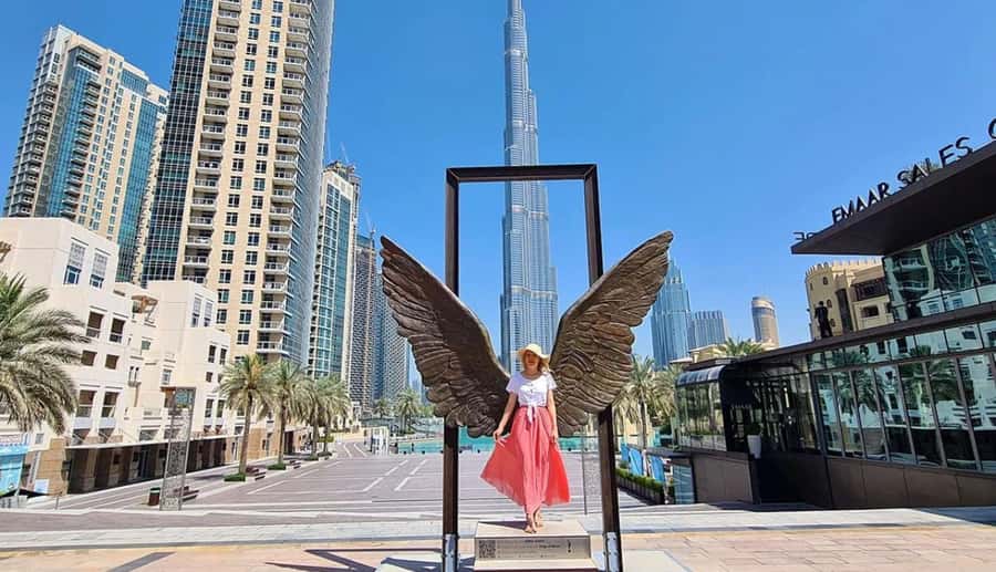 Dubai: Full-Day Private Highlights Tour with Hotel Transfers - Dubai Marina and Ain Dubai set the tone