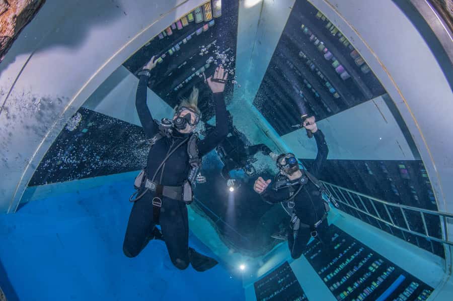 Dubai: Guided Scuba Dive for Certified divers at Deep Dive - Choosing Between 10, 18, and 30 Meters