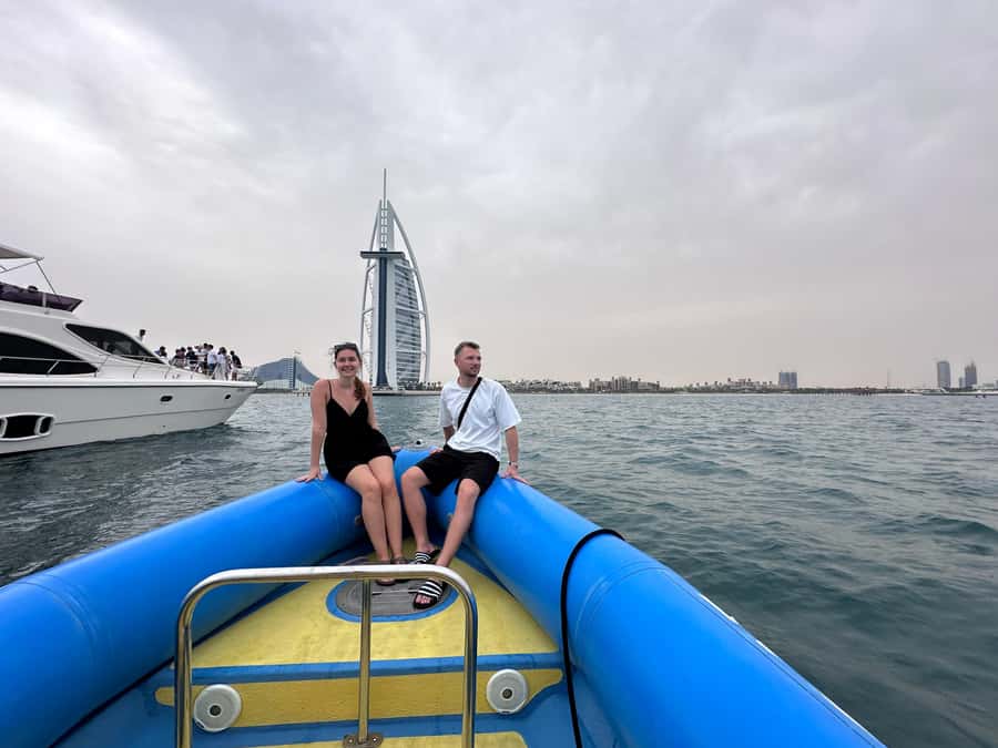 Dubai: Guided Speedboat Tour with City Sights & Ice Cream. - Atlantis at the outer end of the Palm