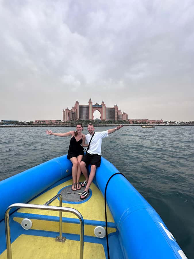 Dubai: Guided Speedboat Tour with City Sights & Ice Cream. - What to wear and bring