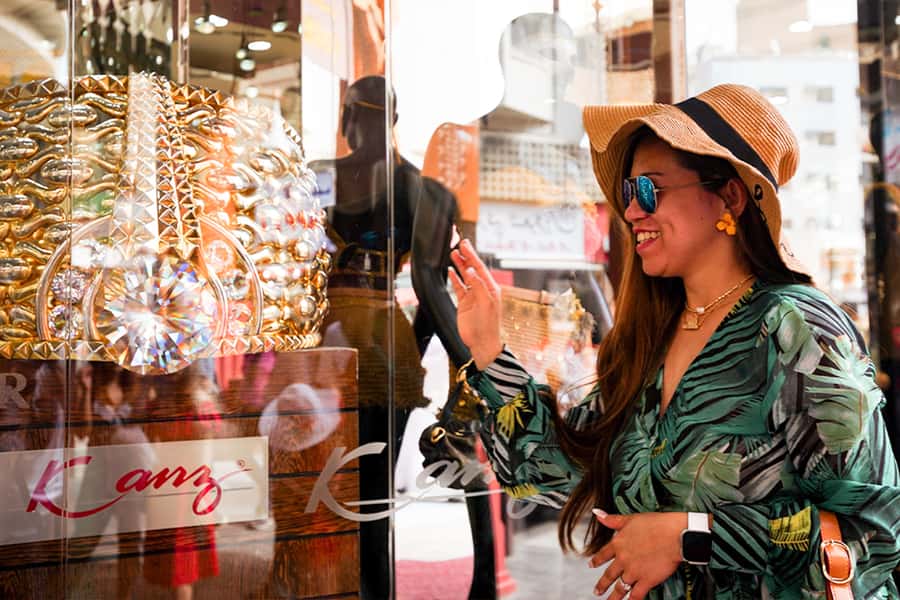 Dubai: Half-Day City Tour with Blue Mosque, Creek, and Souks - Gold Souk and Spice Souk: shop with a plan