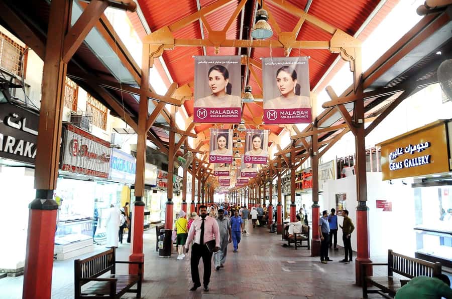 Dubai Heritage & Burj Khalifa Experience - Spice Souk: aromas, color, and persistent sellers