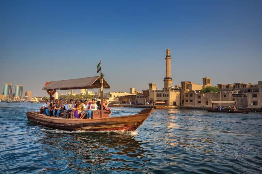 Dubai Heritage & Burj Khalifa Experience - Jumeirah Mosque and the limits of a photo stop