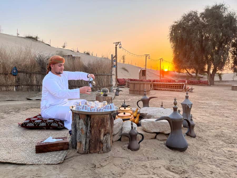 Dubai: Heritage Safari, Camel Ride & Al Marmoom Oasis Dinner - Falcons, horses, and sunset light