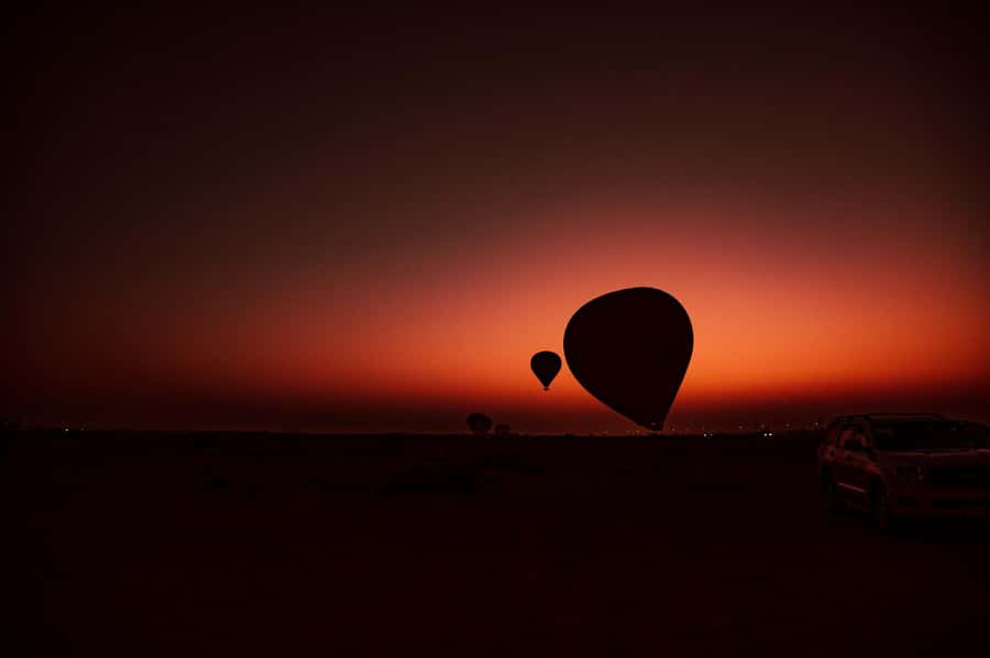 Dubai: Hot Air Balloon Ride & Falcon Show Over the Desert - What the pilots and crew add to the morning