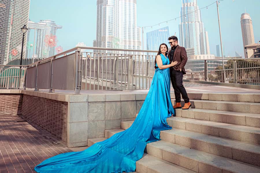 Dubai: Iconic Burj Khalifa Pre-Wedding Photoshoot - Dandelion Light Sculpture adds a softer change of mood