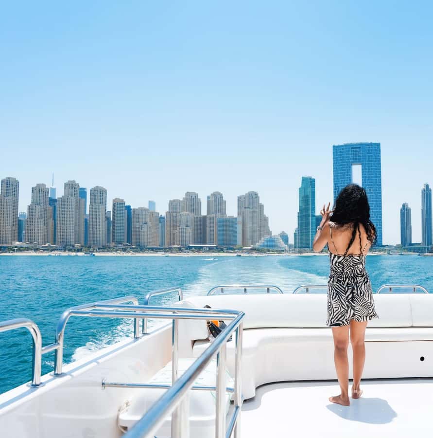 Dubai: Instagrammable Yacht Tour with Drinks & Ain/JBR Views - Boarding at Dubai Marina