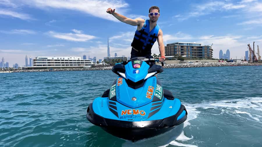 Dubai Jet Ski: Burj Khalifa, Burj Al Arab, Pics & Ice Cream! - The safety briefing before the throttle opens