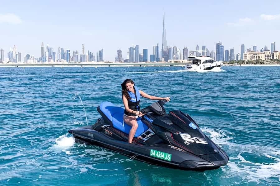 Dubai: Jetski Ride up to 2 People with Photos & Refreshments - The safety briefing with a certified instructor