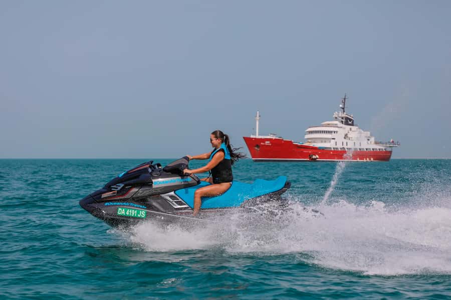 Dubai: Jetski Ride up to 2 People with Photos & Refreshments - The Burj Khalifa photo stop