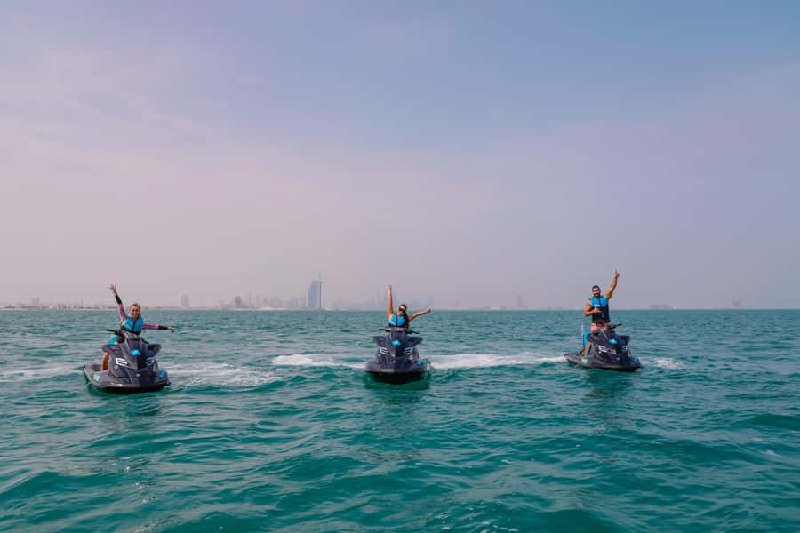 Dubai: Jetski Ride up to 2 People with Photos & Refreshments - What the $73 price really includes