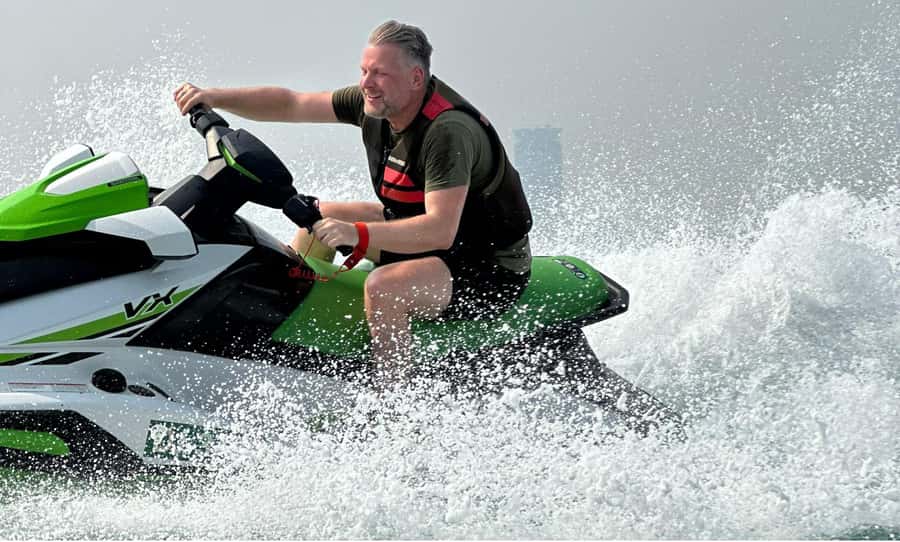 Dubai: Jetski Tour to Dubai Eye, JBR, Palm & Burj Al Arab - Practical tips for a smoother ride