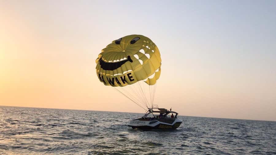 Dubai Jumeirah Parasailing adventure with breathtaking views - Takeoff, landing, and comfort in the air