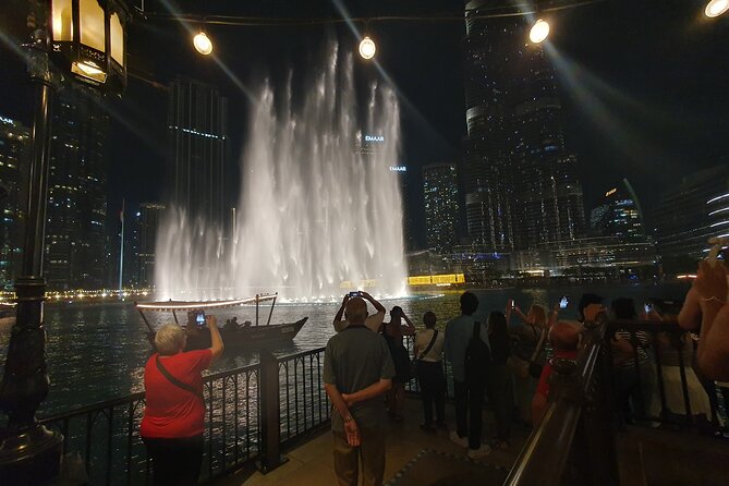 Dubai Layover Stopover & Transit Tour with Private Transfers - Burj Khalifa, Dubai Mall, and the fountain