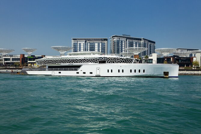 Dubai: Lotus Mega Yacht 3-Hours Dinner Cruise Tour - Dinner: international food with live cooking