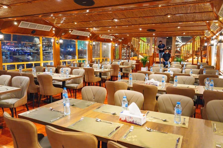 Dubai: Luxury Dinner Cruise with Live Music - What this Dubai Creek cruise is really like