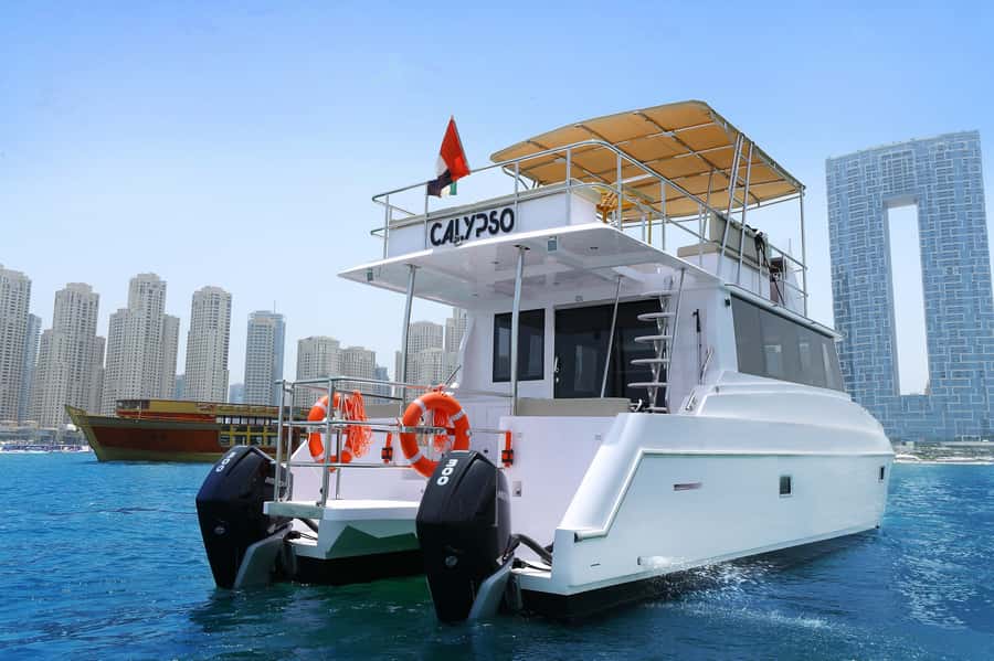 Dubai: Luxury Sightseeing Cruise with Food and Drinks - Key points to know before booking