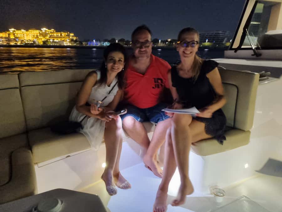 Dubai: Luxury Sightseeing Cruise with Food and Drinks - Sunset timing and the best place to sit