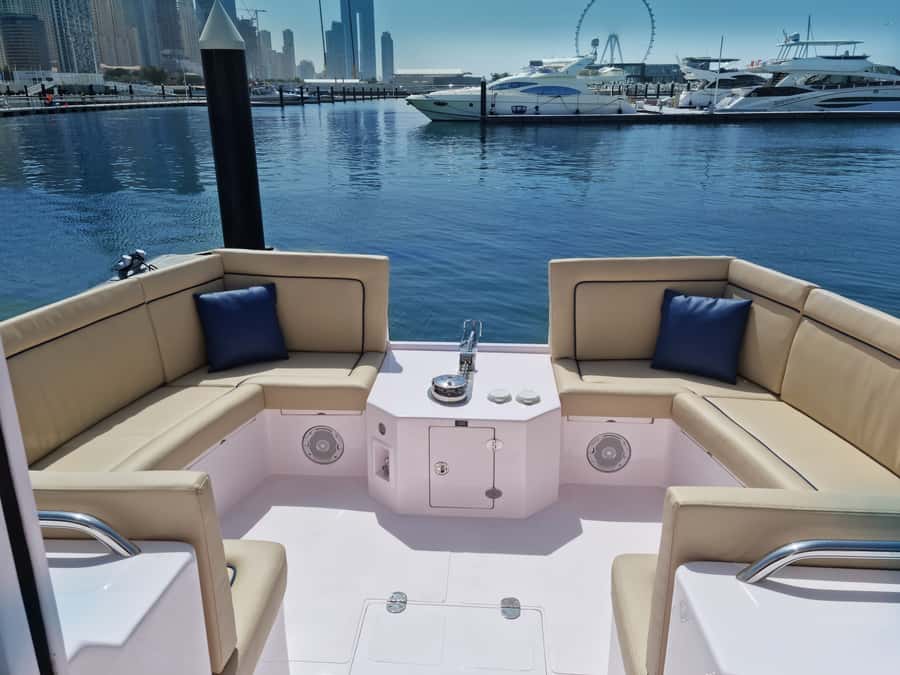 Dubai: Luxury Sightseeing Cruise with Food and Drinks - Starting at Pier 7 beside Dubai Marina