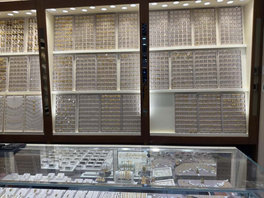 Dubai: Magic & Secret new Shopping Tour - Gold, silver, diamonds, and other precious items